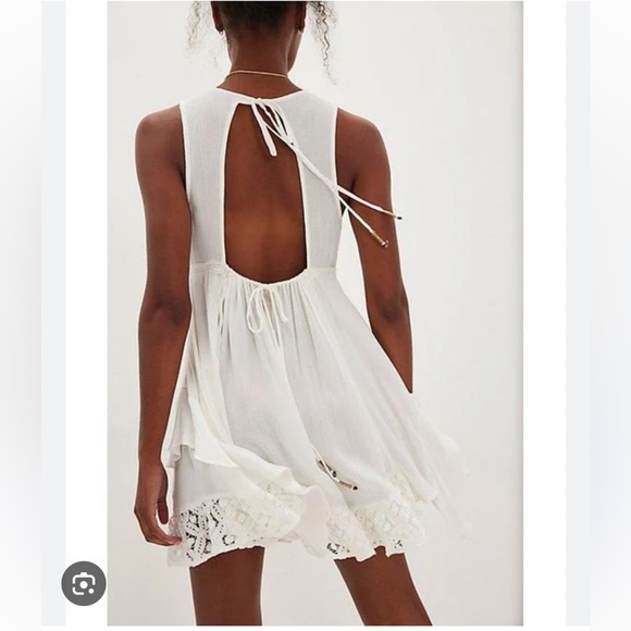 Free People Ladies Tans Tide Tunic Cascading Ruffles Crochet Trim Mini Dress - Picture 2 of 6